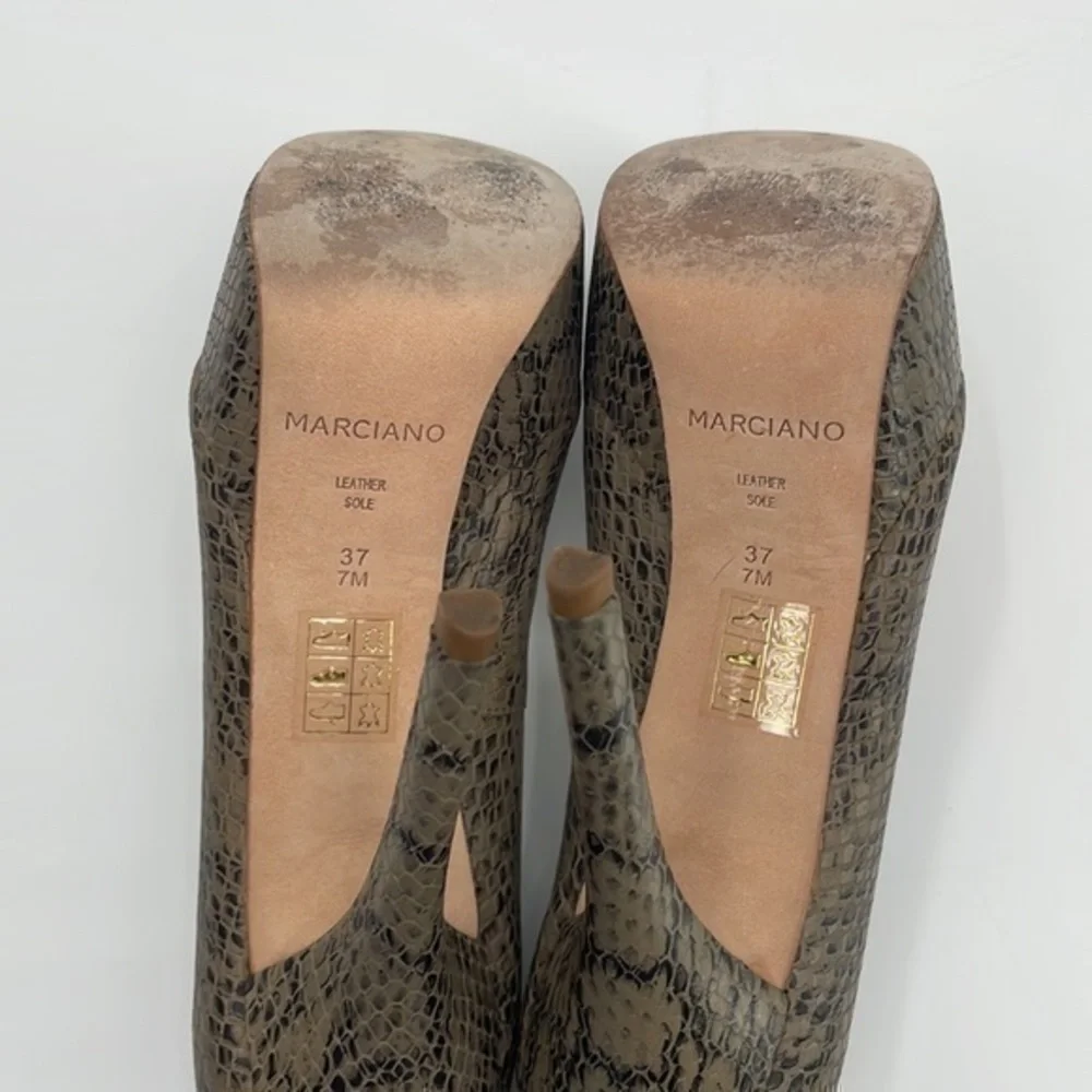 UEC Marciano tan & black snake print platform shoes size 7 with box